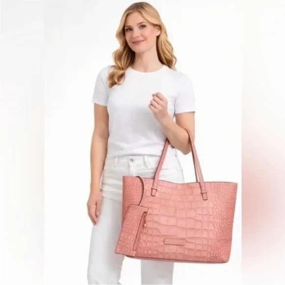 De Vesi De L’AKour Pink Croc Tote Bag - Picture 4 of 11